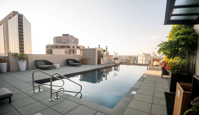 Spacious Suite with Kitchen | City Views | Swimming Pool | Pet-Friendly