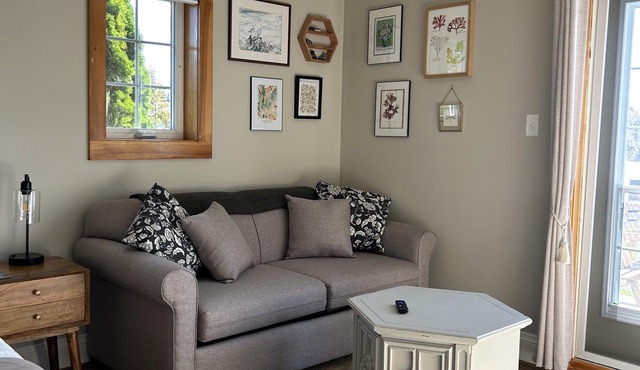 Spacious suite with oceanview sunset balcony. Close beach, restaurant, harbour