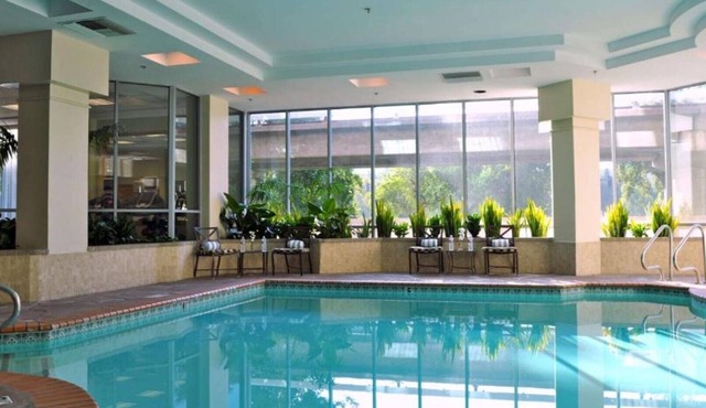 Spacious suites and easy access to San Francisco !