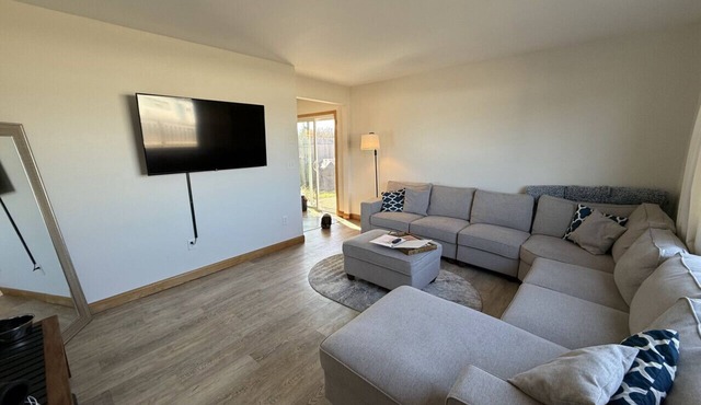 Spacious Summer Getaway Ideal for Large Groups