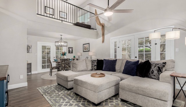 Spacious Sun Lakes Home for couples or families!