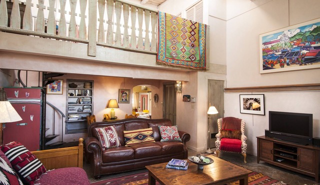 Spacious, Sunlit Adobe Casita #6/B&B in the Heart of Historic Taos!