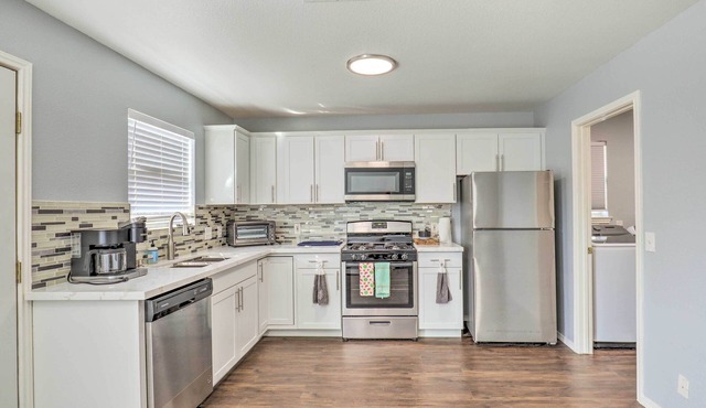 Spacious + Sunny Austin Home ~ 12 Mi to Dtwn!