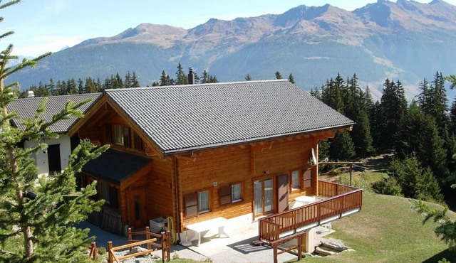 Spacious, sunny chalet in a quiet spot