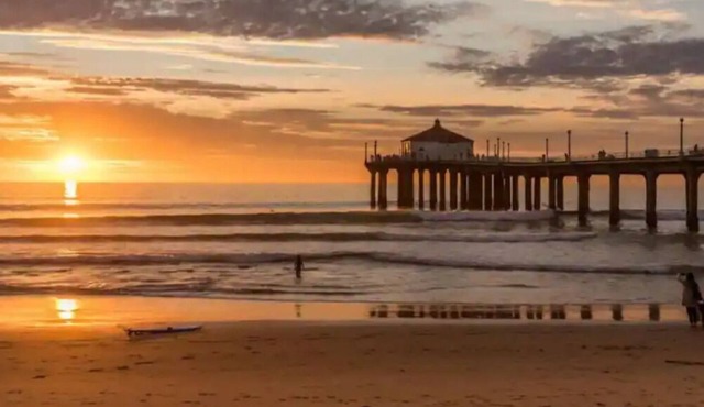 Spacious, sunny 3BDR house Manhattan Beach SAVING 4 DISPLACED FAMILIES LA FIRE!