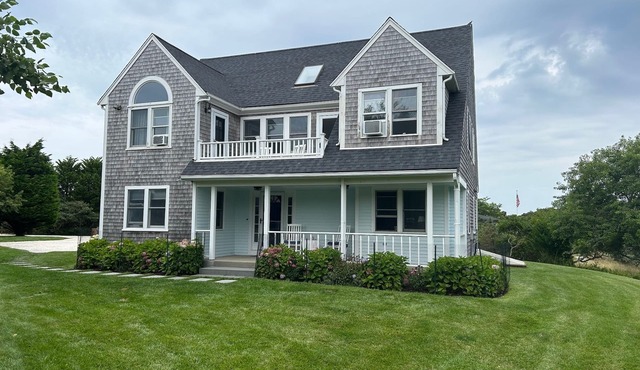 Spacious Surfside home just a short walk to Nobadeer Beach!