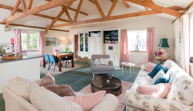 Spacious Swallow Cottage