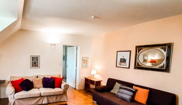 Spacious T2 apt in city center.