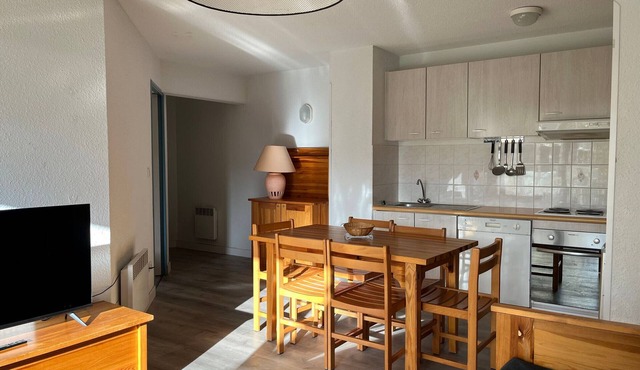 Spacious T2 for 6 with Balcony, Near Slopes, Free Spa Access, Peyragudes