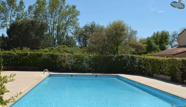 Spacious T2 Mezzanine w/Pool & Parking in Cogolin, Close to Beaches