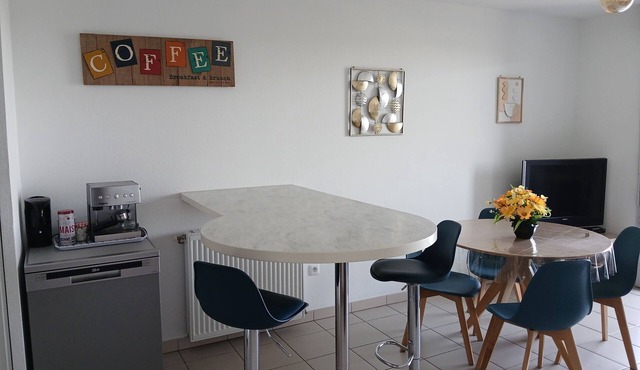 Spacious T3 Balcony Private Parking, 5 minutes from the metro to downtown!