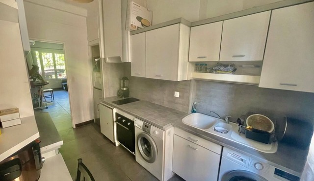 SPACIOUS T3 NEAR PRADO SHOPPING AND VELODROME STADIUM