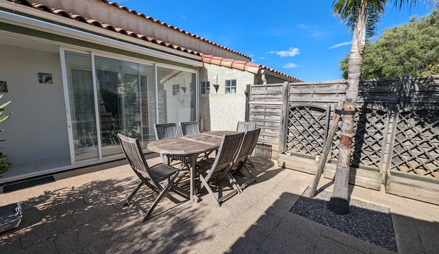 Spacious T3 Villa with Garden, 900m to Beach, Parking, Pet-Friendly, Sleeps 6