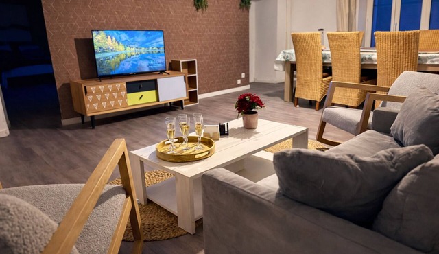 Spacious T4 + billiards chic & friendly atmosphere