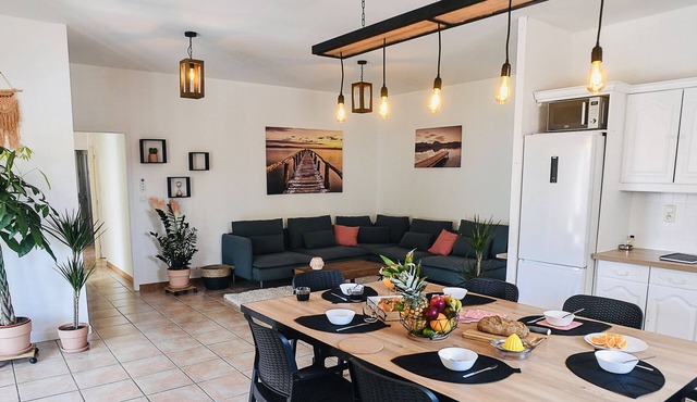 Spacious T5, terrace, near center, private parking