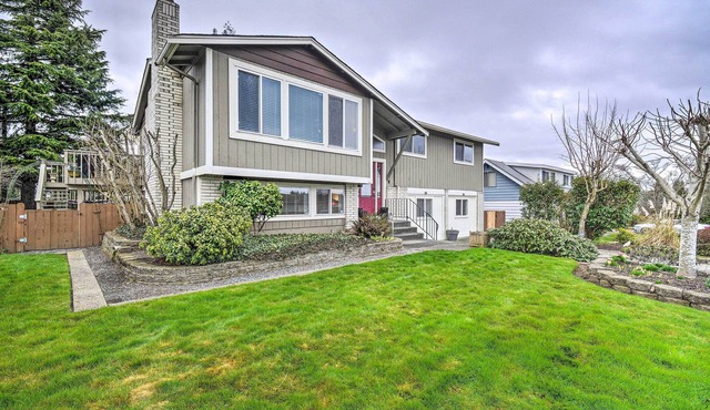 Spacious Tacoma Getaway: 2 Mi to Old Town!