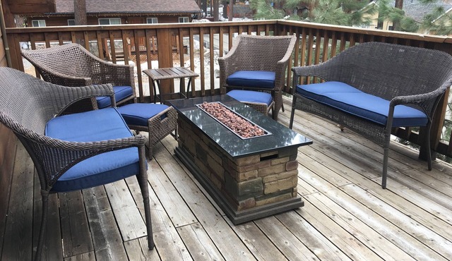 Spacious Tahoe home w/hot tub just 3 blocks to Kings Beach