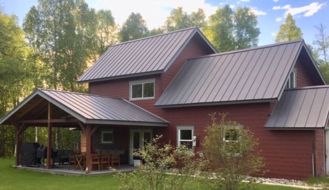 Spacious Talkeetna home on Ruth Glacier Avenue