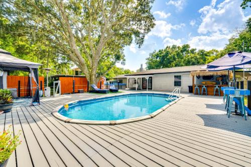 Spacious Tavares Home w/Private Outdoor Oasis!