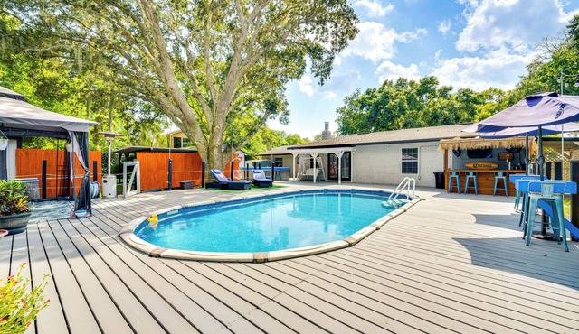 Spacious Tavares Home w/Private Outdoor Oasis!