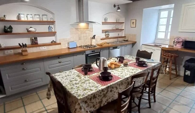 Spacious Thomas house, ideal for 9 people.