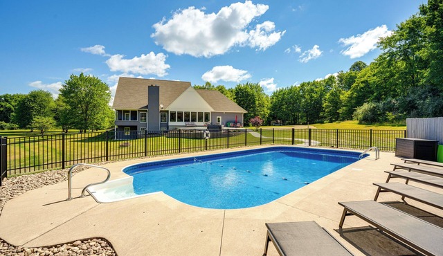 Spacious Thornville Home ~ 8 Mi to Buckeye Lake!