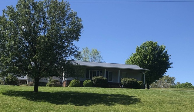 Spacious Three Bedroom Cottage in the country