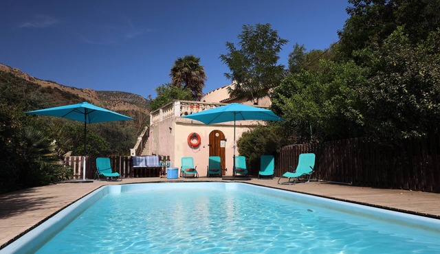 Spacious Three Bedroom Mountain Villa with Pool