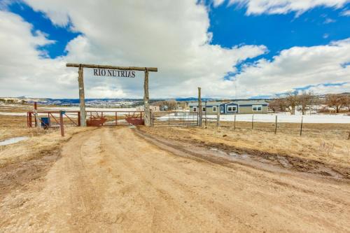 Spacious Tierra Amarilla Ranch House w/Deck!