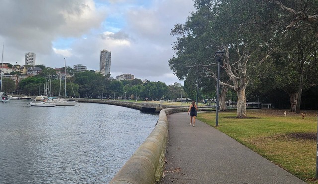 Spacious top floor apartment with balcony & views