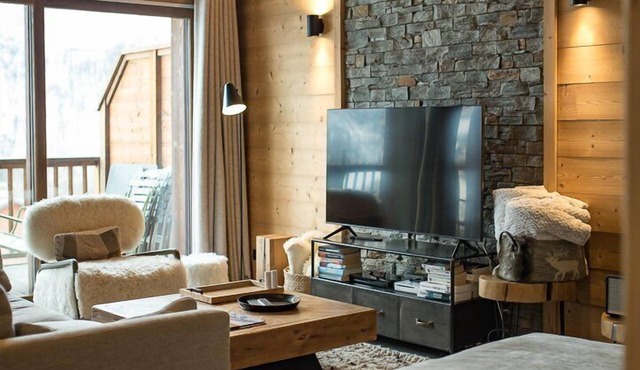 Spacious top of the range duplex for 10 people with terraces in the heart of the village