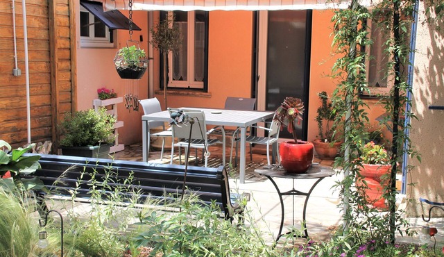 Spacious Toulousian house with garden