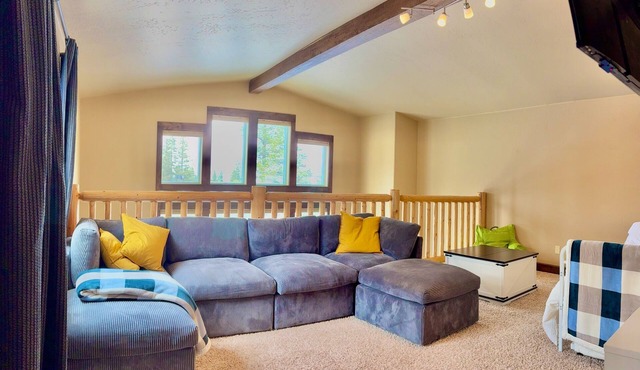 Spacious town house in Kirkwood