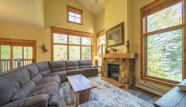 Spacious Townhome | 4BR + Lake & Summer Fun