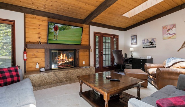 Spacious Townhome on Shuttle Route, Just Minutes to Vail Resort!