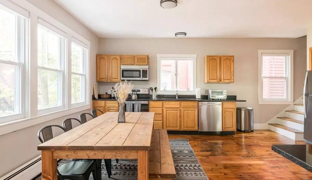 Spacious Townhome Style Aptnn