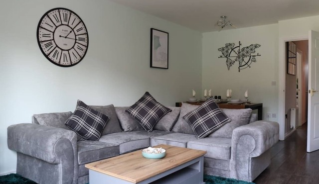 Spacious Townhouse Tipton, Ideal for Contractors, Travellers & Families