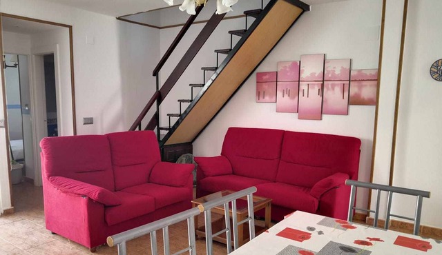 Spacious townhouse at 100 mtrs beach. Swimming pool. Parking