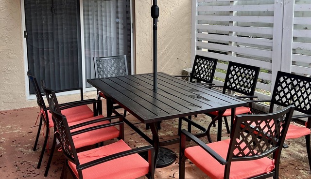 Spacious townhouse for big parties, great location