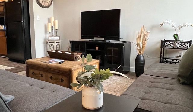 Spacious Townhouse in the Heart of Uptown