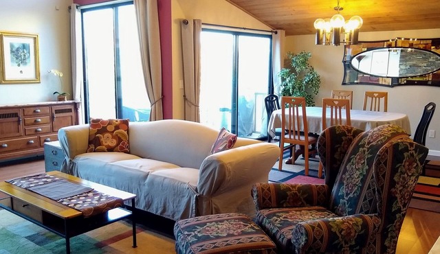 Spacious Townhouse Steps from the Beach in Oceanfront Property