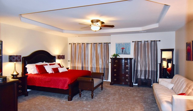 Spacious Townhouse w/Oversized Master BD near Halcyon - Great for Families