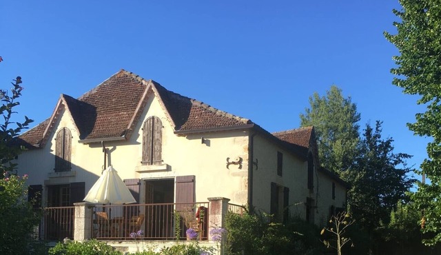 Spacious, tranquil Gascon farmhouse in Gers with pool/WiFi, sleeps 8