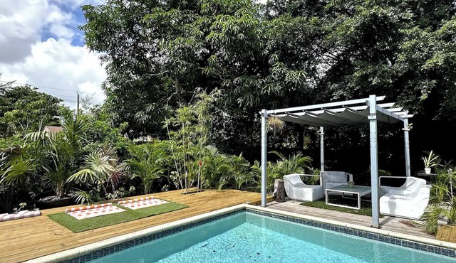 Spacious Tropical Miami 3BR Villa w/Private Pool: Near Beach, Nightlife & Shops
