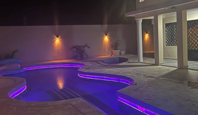 Spacious Tropical Villa – 5 Bedrooms, AC, Wi-Fi, Outdoor BBQ & Pool in Barahona