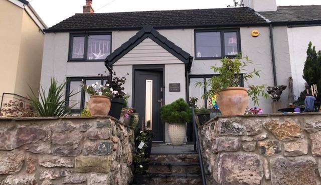 SPACIOUS Two Bed WELSH Cottage in the Foothills of Snowdonia NORTH WALES