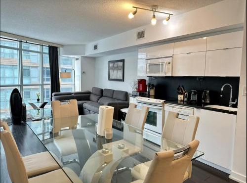 Spacious two-bedroom abode in the heart of TO