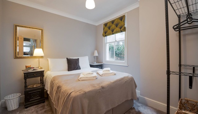 Spacious two bedroom maisonette with private garden in Balham by UnderTheDoormat