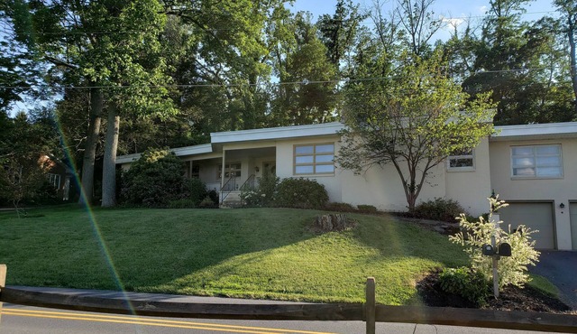 Spacious Two Bedroom House with Golf Course Views