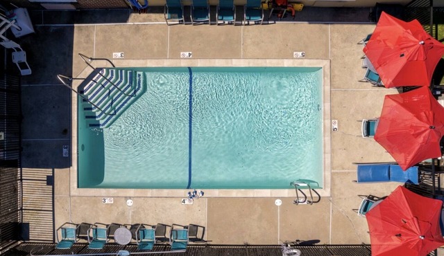 Spacious Two Bedroom Suite in Tewksbury, MA w/All You Need!